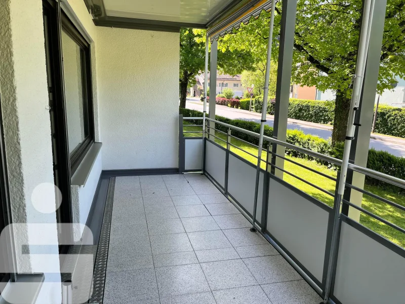 Großer überdachter Balkon - Wohnung kaufen in Bad Reichenhall -  96 m²  - 4 Zimmer - Wohnung in St. Zeno !!!!