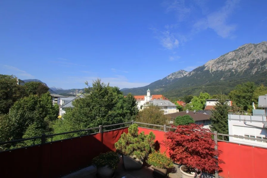 Dachterrasse mit Bergblick