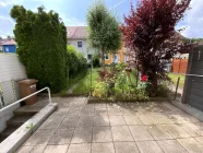 Genießen Sie die Sonne auf der Terrasse und den eigenen Garten