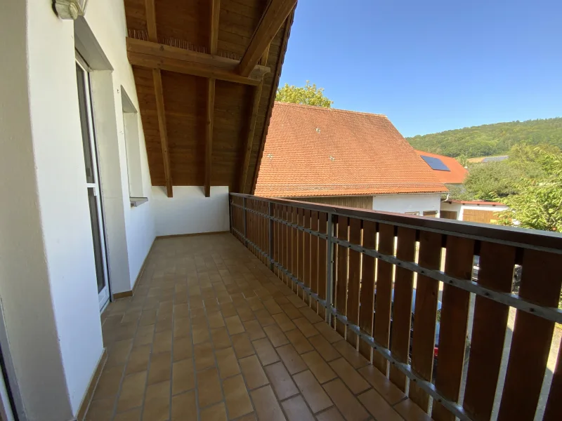 Überdachter Balkon mit Weitblick