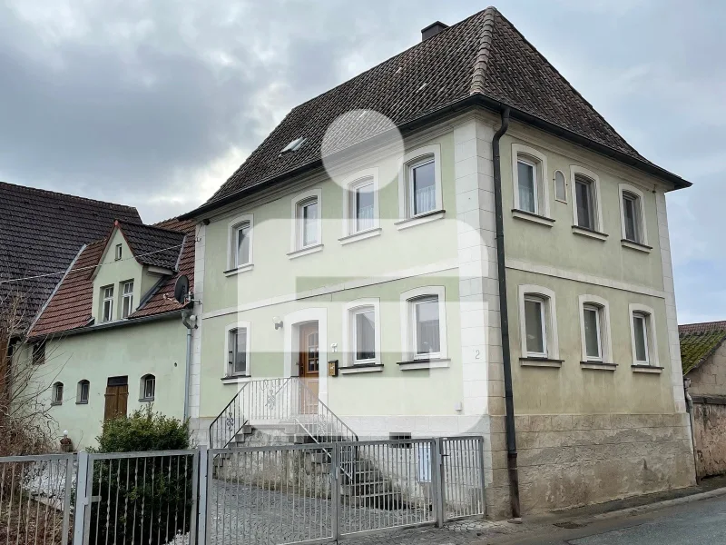 Titelbild - Haus kaufen in Schlüsselfeld - Platz für Familie und mehr...EFH mit Nebengebäuden in Schlüsselfeld