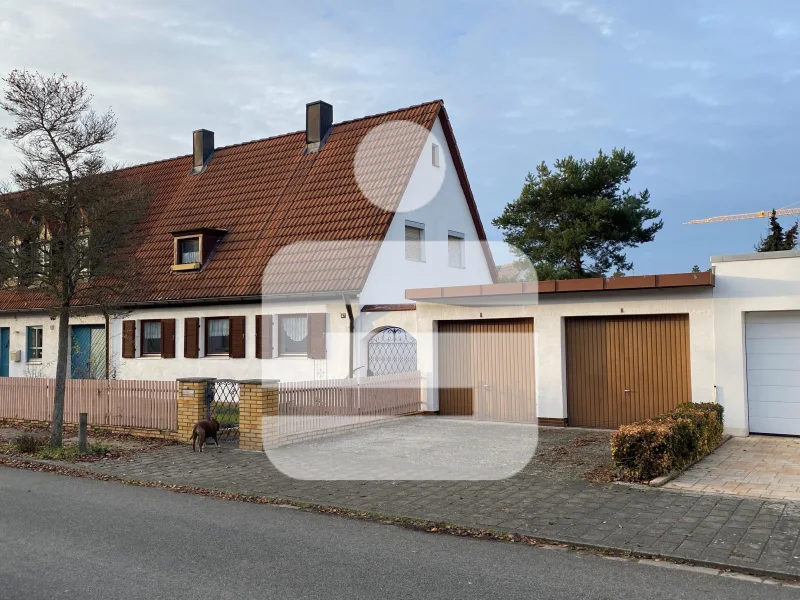 Titelbild - Haus kaufen in Erlangen - Siedlerhaus in Bestlage...…hier wohnt man gerne