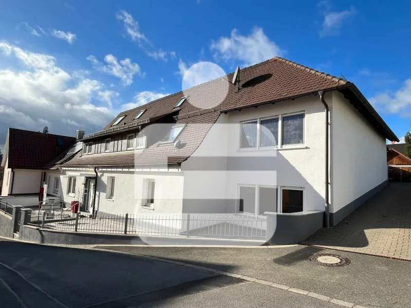 Deckblatt - Haus kaufen in Aurachtal - Hier ist Platz zum Wohnen, Arbeiten und zum Vermieten...ZFH mit ELW in Münchaurach
