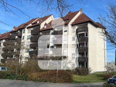 Titelbild - Wohnung kaufen in Erlangen - Niemand wohnt über Ihnen...2 Zimmer-Wohnung in ER-Tennenlohe