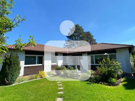 Titelbild - Haus kaufen in Nürnberg - Bungalow in Großgründlach...Wohnen auf einer Ebene in schöner Wohnlage