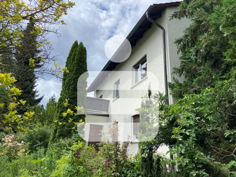 Titelbild - Haus kaufen in Kalchreuth - ...großes Grundstück mit tollem Garten und altem Baumbestand...Zweifamilienhaus in Kalchreuth