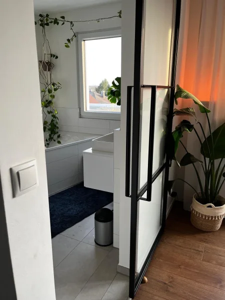 Blick ins Badezimmer