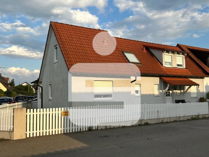 Titelbild - Haus kaufen in Erlangen - EFH mit Einliegerwohnung in ER-Bruck