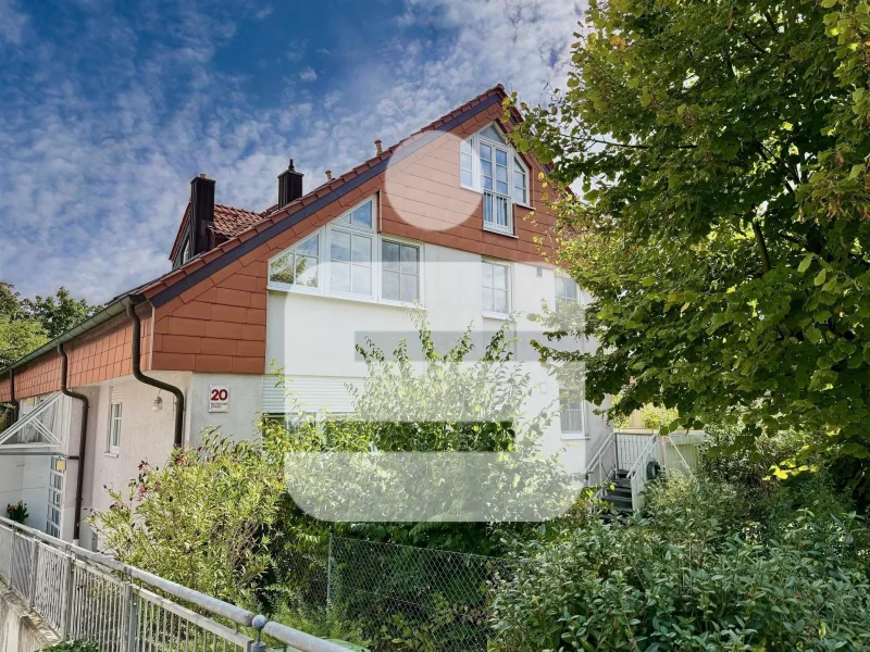 Titelbild - Wohnung kaufen in Forchheim - Mit Dachterrasse zum Genießen...Charmante 4-Zi.-Maisonette-ETW in Forchheim