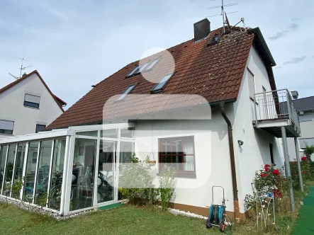 Titelbild1 - Haus kaufen in Eckental - Ein tolles Heim für Familien...Einfamilienhaus in schöner Lage in Forth