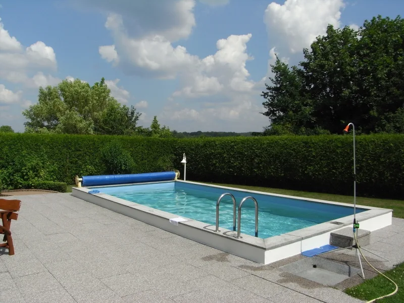 Pool in den Sommermonaten