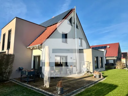 Titel - Haus kaufen in Weisendorf - Stilvolles Wohnhaus mit Garage in Weisendorf...Hier können Sie sofort einziehen