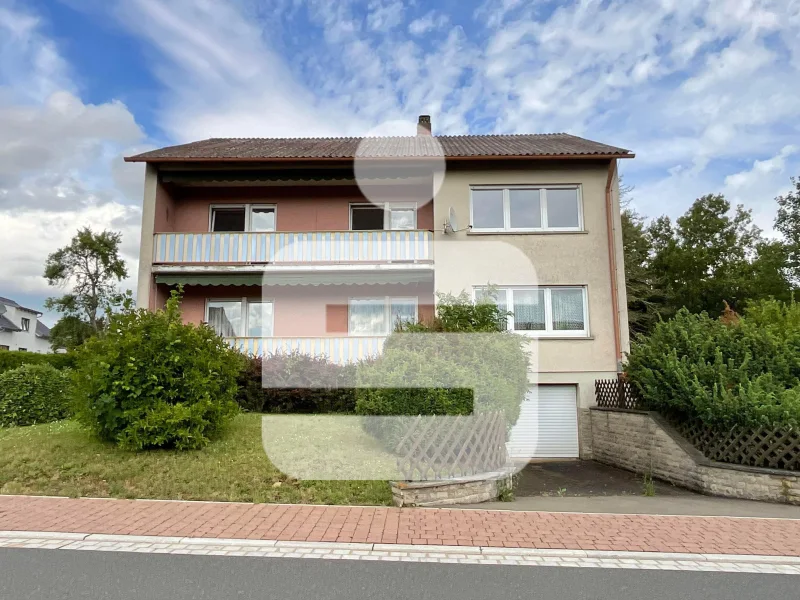 Außenansicht - Haus kaufen in Oerlenbach - Ideal für mehrere Generationen!