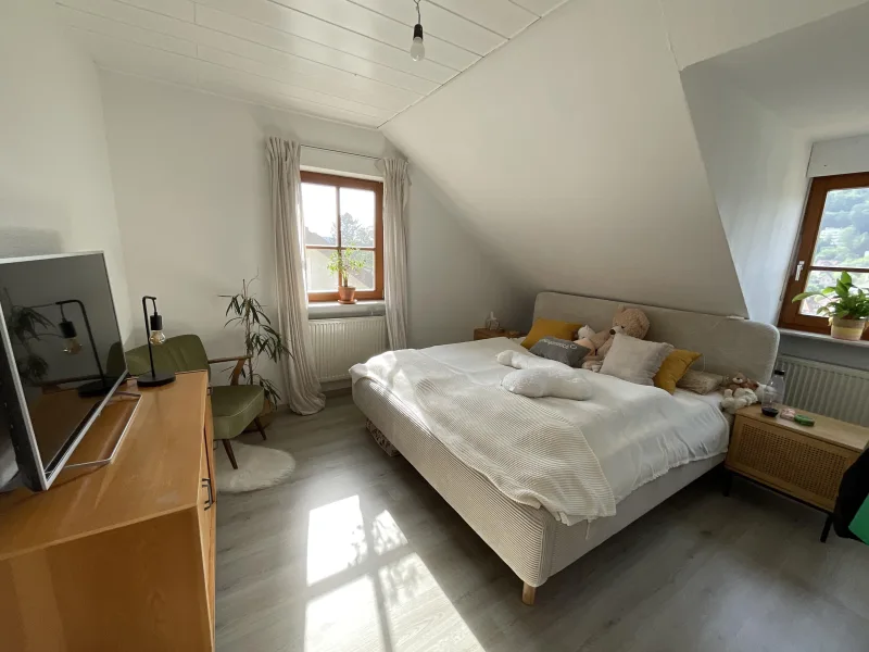 Schlafzimmer DG