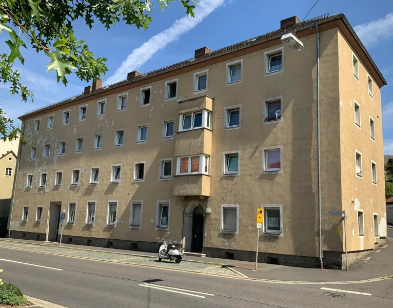 Objektansicht - Haus kaufen in Tirschenreuth - 18 Familienhaus in zentraler Tirschenreuther Lage als vielversprechendes Investmentobjekt