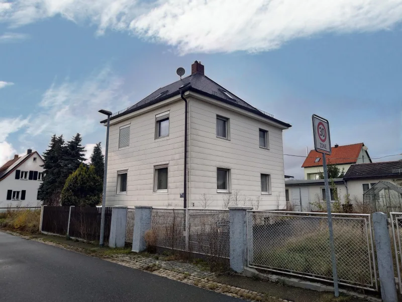 Hauptbild - Haus kaufen in Mitterteich - Einfamilienhaus mit Nebengebäude und Lagerhallen
