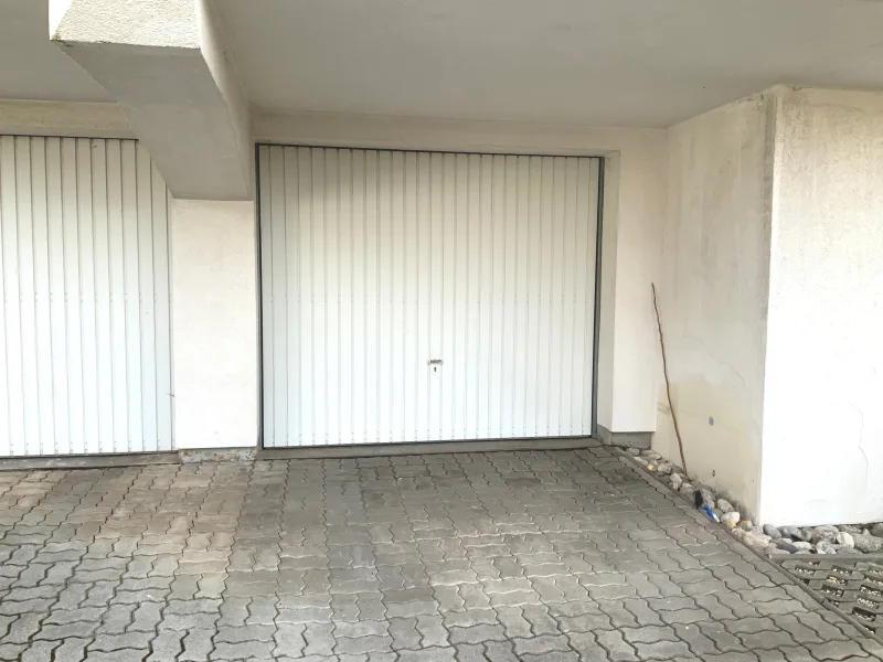 Garage mit direktem Zugang in die Wohnung
