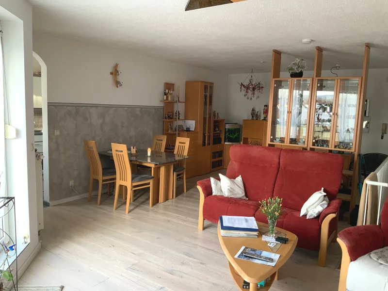 Wohn-/ Essbereich - Wohnung kaufen in Waldsassen - Bezugsfreie Maisonettewohnung in Waldsassen