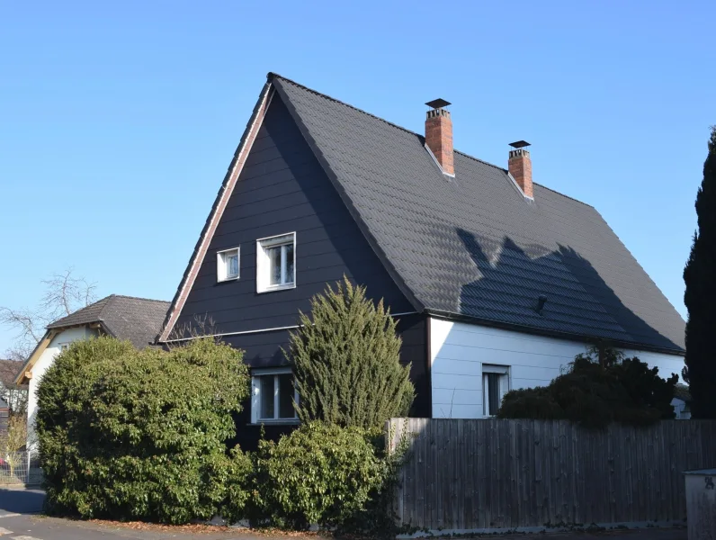 Außenansicht - Haus kaufen in Weiden - Einfamilienhaus in begehrter Wohnlage von Weiden