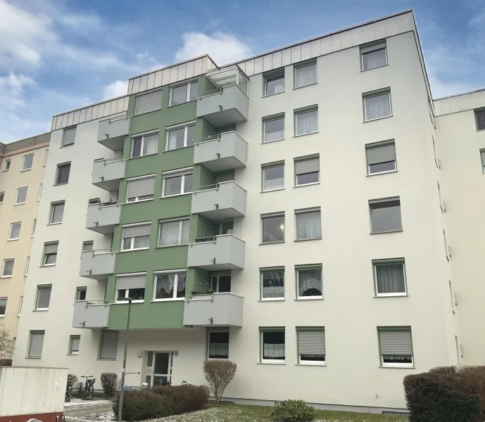 Außenansicht - Wohnung kaufen in Germering - Bezugsfreie 2-Zimmerwohnung in Germering