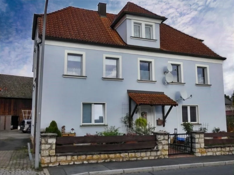 Erdgeschosswohnung im Zweifamilienhaus - Wohnung kaufen in Weiherhammer - Grundbuch statt Sparbuch