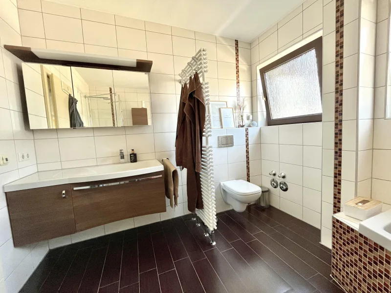 saniertes Badezimmer mit Fußbodenheizung