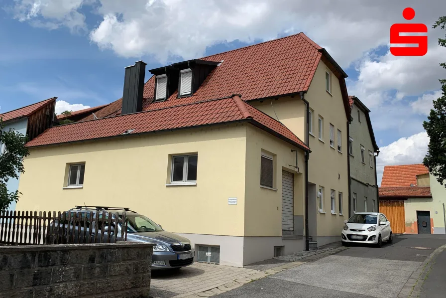 Hausansicht - Haus kaufen in Stadtlauringen - Wohn- und Geschäftshaus in Stadtlauringen