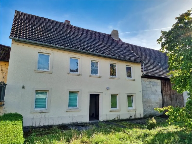 Nord-Ansicht - Haus kaufen in Oberaurach - Ehemaliges landwirtschaftliches Anwesen im Herzen des Steigerwaldes!