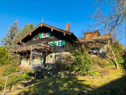 Sonnenverwöhnte Lage... die Südwestansicht des Hauses - Haus kaufen in Königsberg - Unikat im sonnigen Grün! Charmantes Haus mit Garage, Garten und einem unverbaubaren Blick über die Altstadt! 