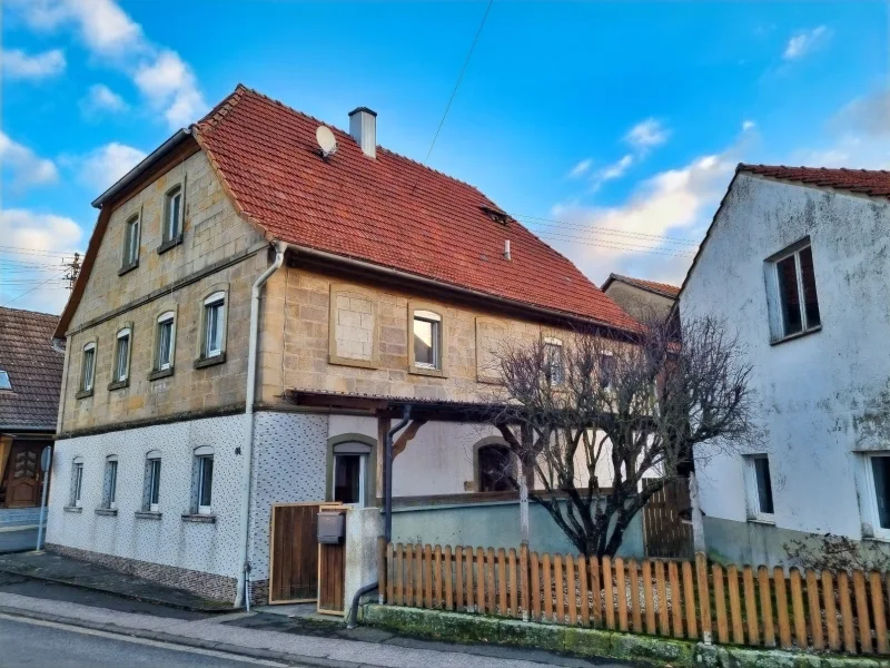 Nord Ansicht - Haus kaufen in Burgpreppach - Bauernhaus mit großem Grundstück und vielen Nebengebäuden