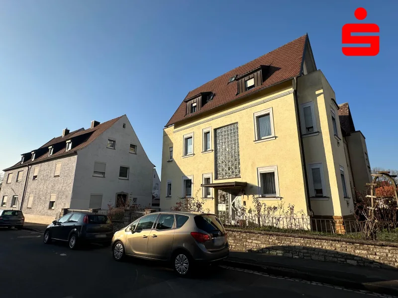 Außenansicht der beiden Immobilien - Zinshaus/Renditeobjekt kaufen in Gerolzhofen - ZWEI Immobilien - EIN Preis