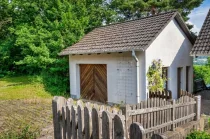 Garage mit Abstellraum - praktisch direkt am Haus gelegen