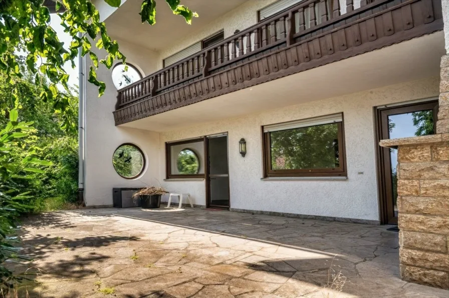 große Terrasse im Gartengeschoss