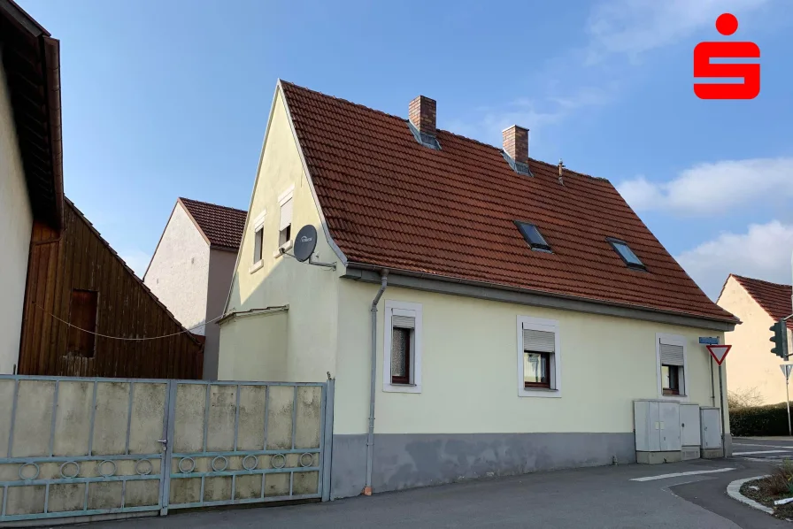 Außenansicht - Haus kaufen in Gochsheim - Gemütliches Einfamilienhaus mit Potenzial in Gochsheim