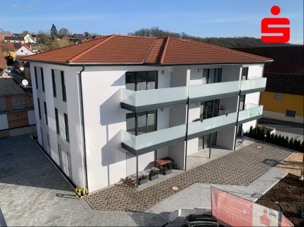 Ansicht Nord/West - Wohnung kaufen in Dittelbrunn - Wohnanlage "Neue Mitte Hambach"