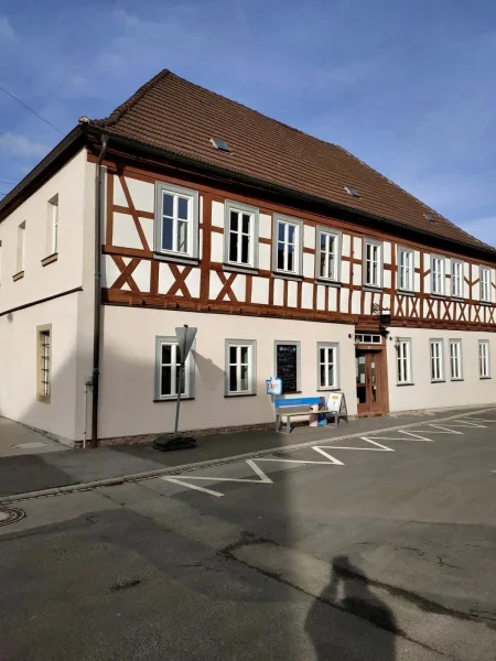 Charmantes Fachwerkgebäude... - Wohnung mieten in Burgpreppach -  Gemütliche 3 Zimmer-Wohnung im ruhigen, sonnigen Ortskern, Wohnfläche ca. 80m²