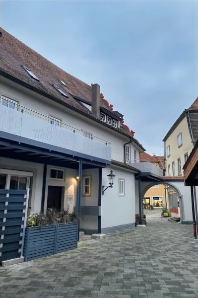 Innenhof mit Blick auf Balkon