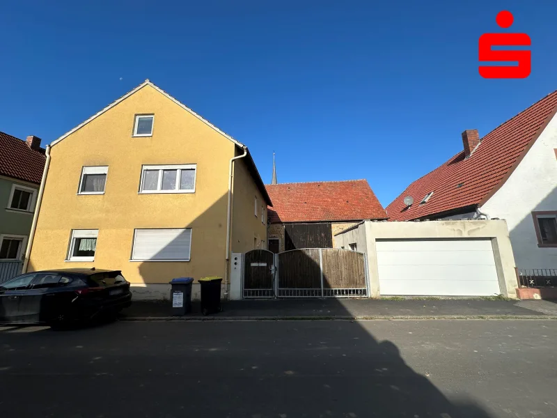 Außenansicht - Haus kaufen in Donnersdorf - “HAUS & HOF“ für Eigennutzer oder Kapitalanleger! 