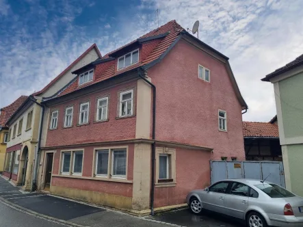 Außenansicht - Haus kaufen in Ebern - Historisches Stadthaus ca. 110 m² Wfl. (Einzeldenkmal) in zentraler Lage von Ebern