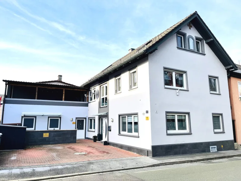 sehr gepflegtes Stadthaus in sonniger Lage - Haus kaufen in Hofheim - Schmuckstück im Herzen der Stadt... geschmackvoll modernisiertes, sehr gepflegtes Haus mit vielen Extras und Komfort!