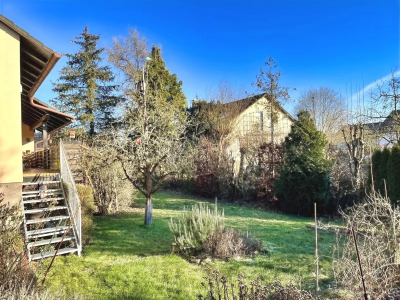 viel Grün, Ruhe und Sonne... eingewachsenes Gartengrundstück