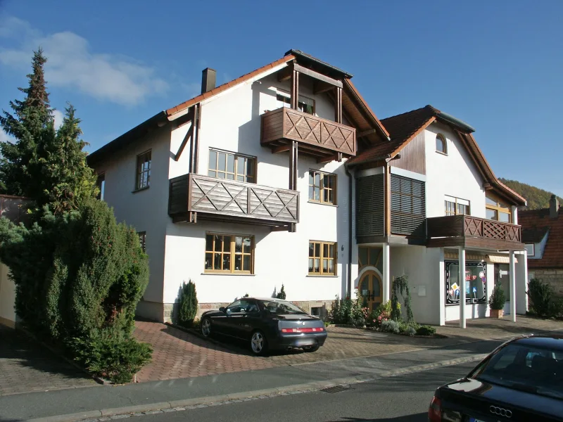 Ansicht der Immobilie - Wohnung mieten in Ebelsbach - Attraktive 4 Zimmer-Wohnung mit 2 Balkone und Kfz-Stellplatz in ruhiger, zentraler Lage, Wohnfl. 135m² 