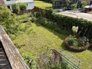 Blick von der Dachterrasse auf die Gartenfläche