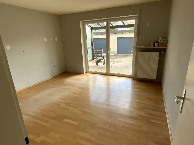 Schlafzimmer im EG - Haus kaufen in Gaimersheim - Toplage in Gaimersheim