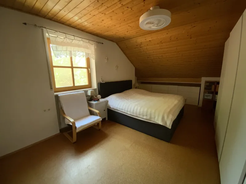 Schlafzimmer Eltern