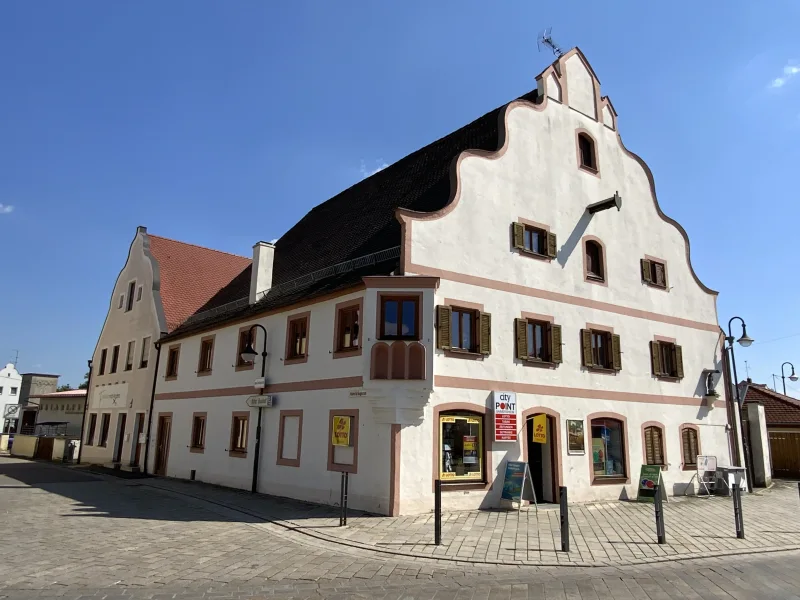 Hausansicht - Haus kaufen in Gaimersheim - Historisches Denkmal am Marktplatz 