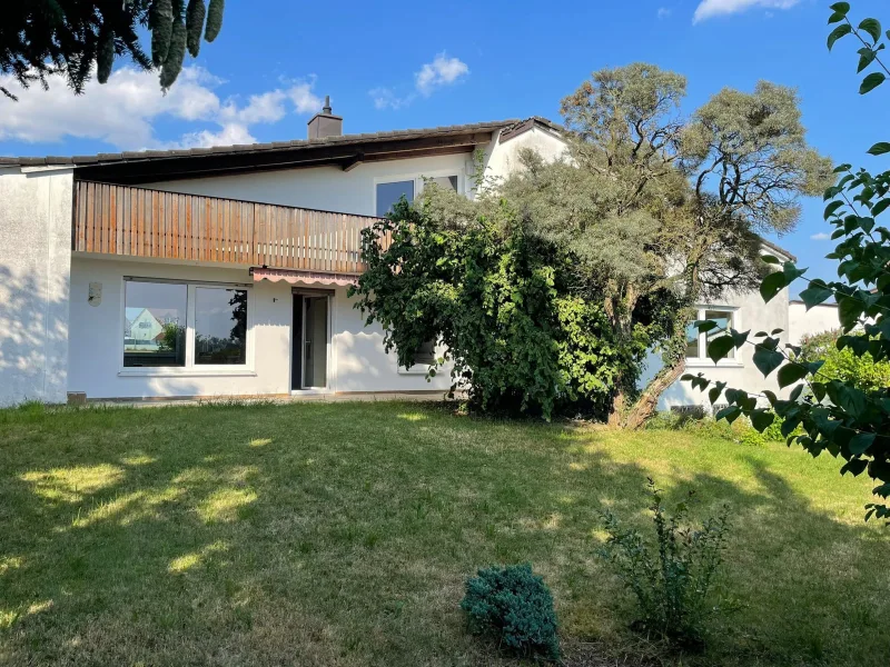 Hausansicht - Haus kaufen in Ingolstadt - Sonne satt mit Garten in südlicher Ausrichtung