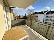 Sonniger, überdachte Südbalkon