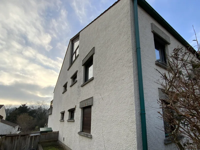 Hausansicht - Wohnung kaufen in Eichstätt - Zentral Wohnen in Eichstätt mit tollem Blick zur Burg