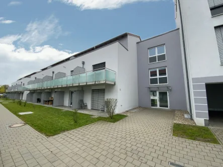 Hausansicht - Wohnung kaufen in Ingolstadt - Studentenapartment in Ingolstadt-Nordost